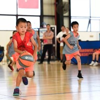 校区遍布魔都！上海全力以赴篮球课程套餐（4节体验课程+1套定制篮球服+1个篮球）