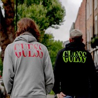 GUESS × STEREO VINYLS联名 字母连帽卫衣