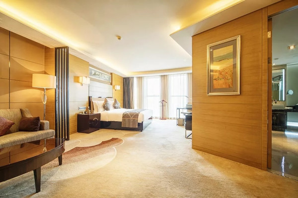 5000株梅海美爆！30分钟车程睡进太湖畔法式双子塔酒店！无锡新湖铂尔曼酒店2晚度假套餐