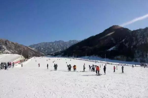 西安竹林畔滑雪场戏雪乐园 不限时戏雪票