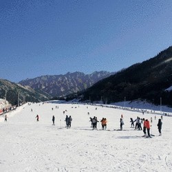 滑雪走起！西安竹林畔滑雪场戏雪乐园 不限时戏雪票