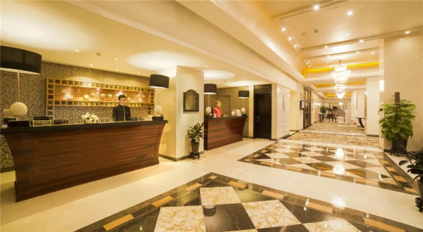 酒店特惠外滩传奇酒店坐拥外滩风景线上海大厦酒店1晚套餐含双人自助