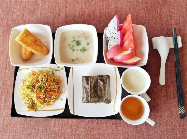 背靠真实版丛林探险250米山顶之上竟藏一家秘境酒店深圳求水山酒店