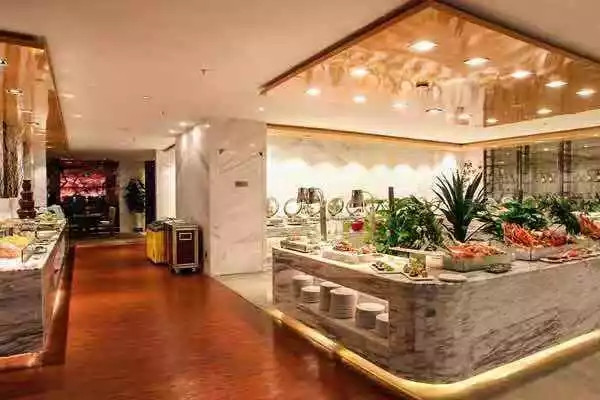 踏青遛娃吃海鲜自助，节假日不加价！江苏昆山曙光国际大酒店1晚套餐（门票/美食/玩乐4选1）