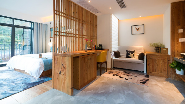 徽式禅意与工业风的碰撞!安徽黄山 魔宿·厢居集装箱野奢民宿1晚套餐