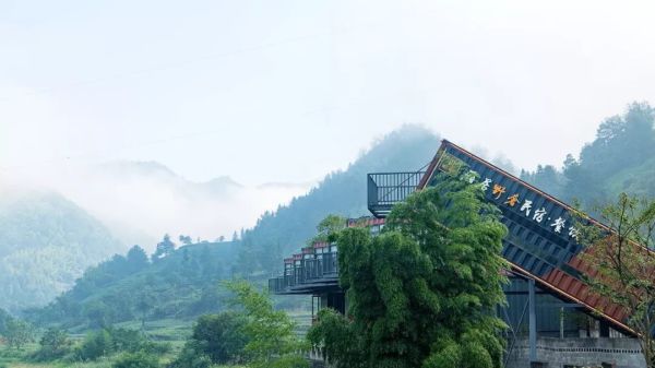 徽式禅意与工业风的碰撞!安徽黄山 魔宿·厢居集装箱野奢民宿1晚套餐