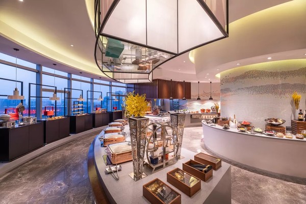 杭州钱塘江畔新开法式酒店,8500㎡遛娃乐园近在咫尺!杭州钱塘美爵酒店2晚度假套餐