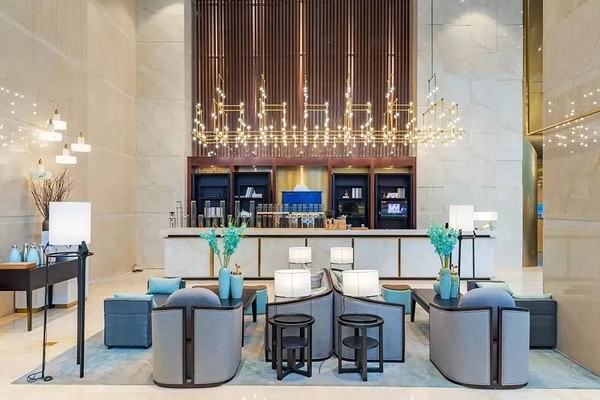 杭州钱塘江畔新开法式酒店,8500㎡遛娃乐园近在咫尺!杭州钱塘美爵酒店2晚度假套餐