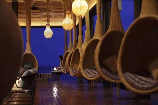 隐于大东海的独特海湾，拥有全海南唯一的海上餐厅！三亚半山半岛洲际度假酒店2晚套餐
