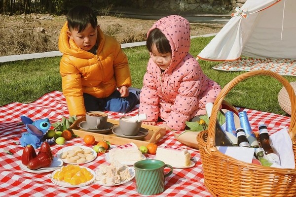 按下Pause键，暂避俗世的杂声！听涧·莫干山轻奢设计民宿1晚+2大1小早餐+正餐1次 