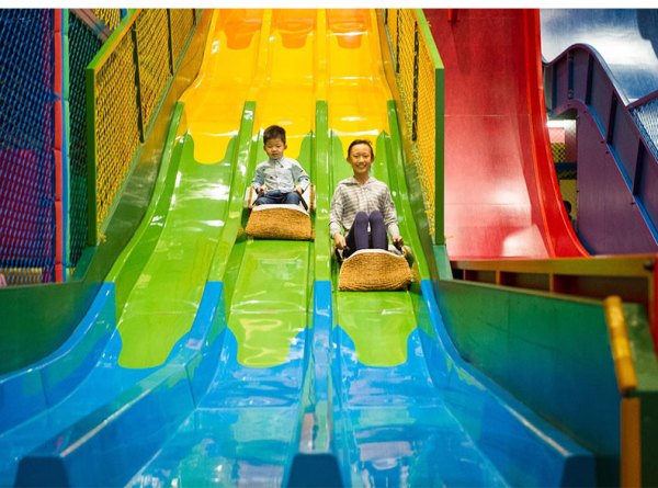 90°大滑梯，大小同玩！北京嘉里大酒店儿童乐园 单日卡