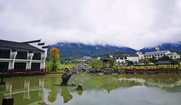 深藏于九华山下的徽式园林 九华山远航君澜度假酒店2晚套餐