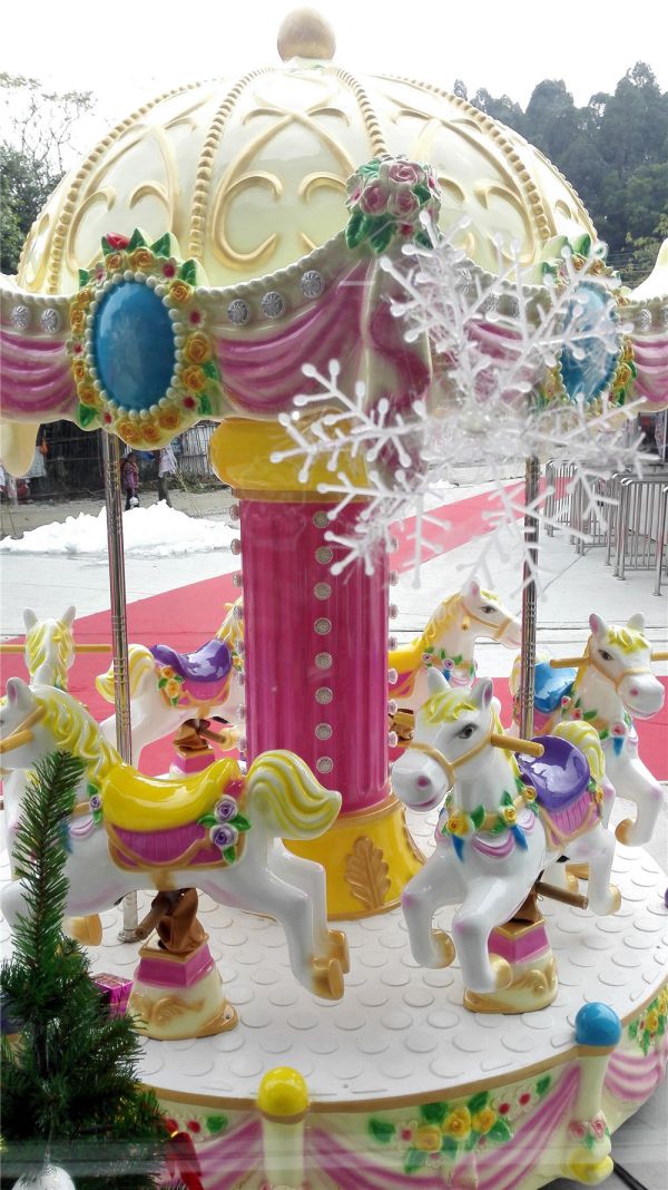 来广州看雪，大型室内飘雪乐园！越美冰雪大世界