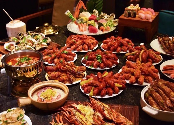 9款口味龙虾，遇上畅吃波龙海鲜盛宴！国家会展中心上海洲际酒店小龙虾自助晚餐