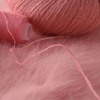 牧心 羊绒线 长毛毛线 14/2中粗线 手编机织均可 婴儿宝宝毛线 围巾线Z06 深粉色