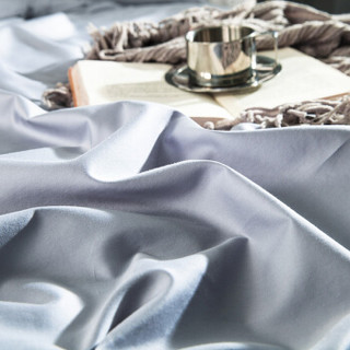 迎馨 套件家纺 全棉四件套60支简约亲肤斜纹床单枕套被罩被套适用1.5/1.8米床 浅灰