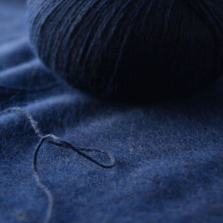 牧心 羊绒线毛线 21/3中粗线 手编机织均可 婴儿宝宝毛线 围巾线Z04 藏蓝色