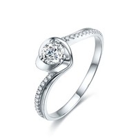 周六福 珠宝女款钻石戒指时尚心形结婚订婚钻戒 KGDB023288 80分 SI/H
