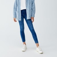 PULL&BEAR 05680326 女士提臀牛仔裤