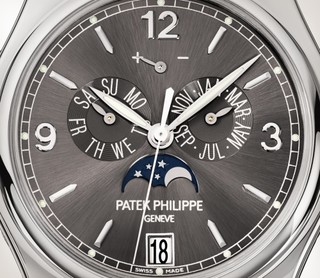 Patek Philippe 百达翡丽 复杂功能时计系列 5146G-010 灰色表盘月相腕表