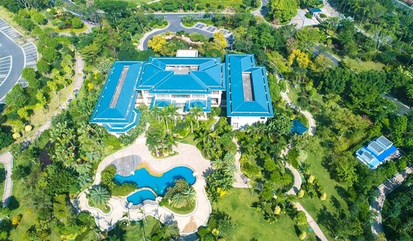 18个泳池, 百万平园林，专车直达鼓浪屿码头！厦门海悦山庄酒店2晚套餐