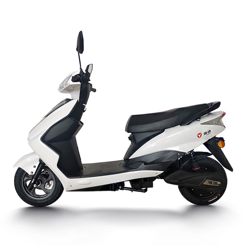 yadea雅迪60v20ah豪战加长版代步电动车