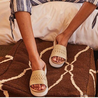 UGG 1016657 CNV 女士凉拖鞋