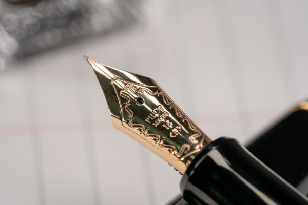 有趣精致的机械结构百乐custom823钢笔