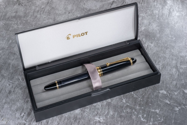 有趣精致的机械结构百乐custom823钢笔