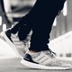 Adidas 阿迪达斯 UltraBoost 中性透气跑步运动鞋