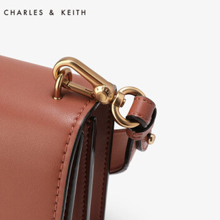 CHARLES&KEITH 女包CK2-80670875锁扣设计宽肩带单肩斜挎小方包 白兰地色 M