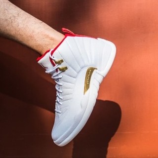 新品发售：AIR JORDAN 12 RETRO WHITE/UNIVERSITY RED 男子运动鞋