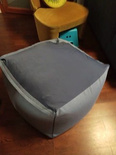 这款属于单人沙发，超级适合懒人使用。
竖
