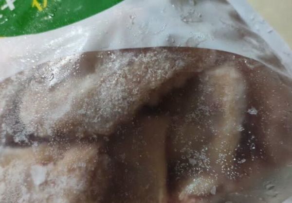 鸡翅个头均匀，没有浴血，包装简单大方，日