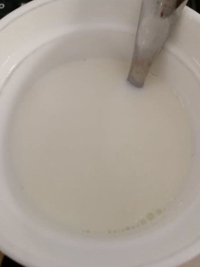 香草味的闻起来特别香，奶味十足，很棒的一