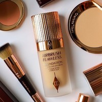 新品发售：CharlotteTilbury 轻盈无瑕粉底液 30ml