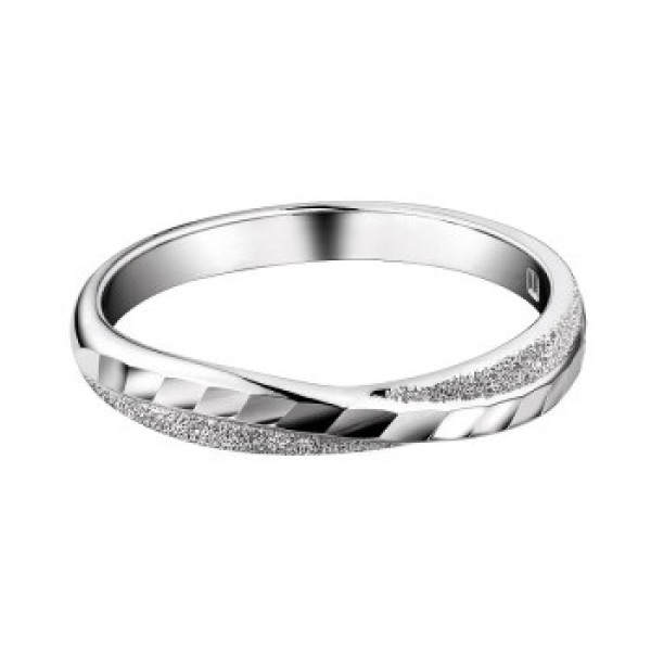 商品六福珠宝 纯结婚嫁系列pt990简约铂金戒指情侣对戒白金闭口戒 9号