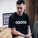 明星同款：adidas 阿迪达斯 DU8847 男士短袖T恤