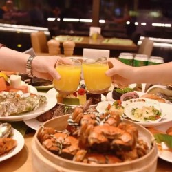 大闸蟹畅吃,龙虾意面、鲍鱼捞饭轮番刷!杭州龙湖皇冠假日酒店 自助晚餐