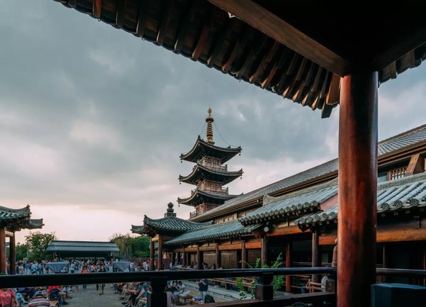 夜宿巴洛克城堡，畅玩泳池、温泉！无锡弘阳洛克菲花园酒店1晚套餐