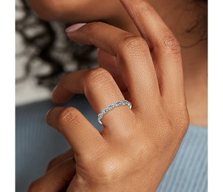 Blue Nile 密钉扭纹钻石结婚戒指14k 白金（1/8 克拉总重量）