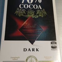 瑞士莲这款黑巧克力，口感比较顺滑细腻，不