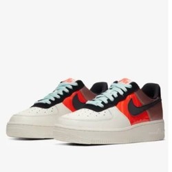 Nike Air Force 1 LO 女子运动鞋