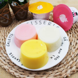 蜡笔小新圆杯酸奶布丁果冻芒果味装颜值网红休闲零食鲜奶布丁巴旦木