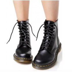 Dr. martens 男/女款马丁靴 