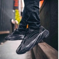 adidas 阿迪达斯 YEEZY BOOST 700 V2 FU6684 中性款休闲运动鞋