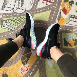 flyknit鞋面，透气、有弹性，可以实