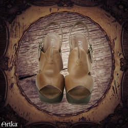 Artka阿卡冬季新款复古舒适透气粗高跟防水台鳄鱼嘴凉鞋LD10069C