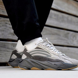 adidas 阿迪达斯 YEEZY BOOST 700 EG7597 男子运动休闲鞋