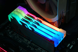 影驰 极光幻影DDR4 2400 8GB 台式机内存条 *2件